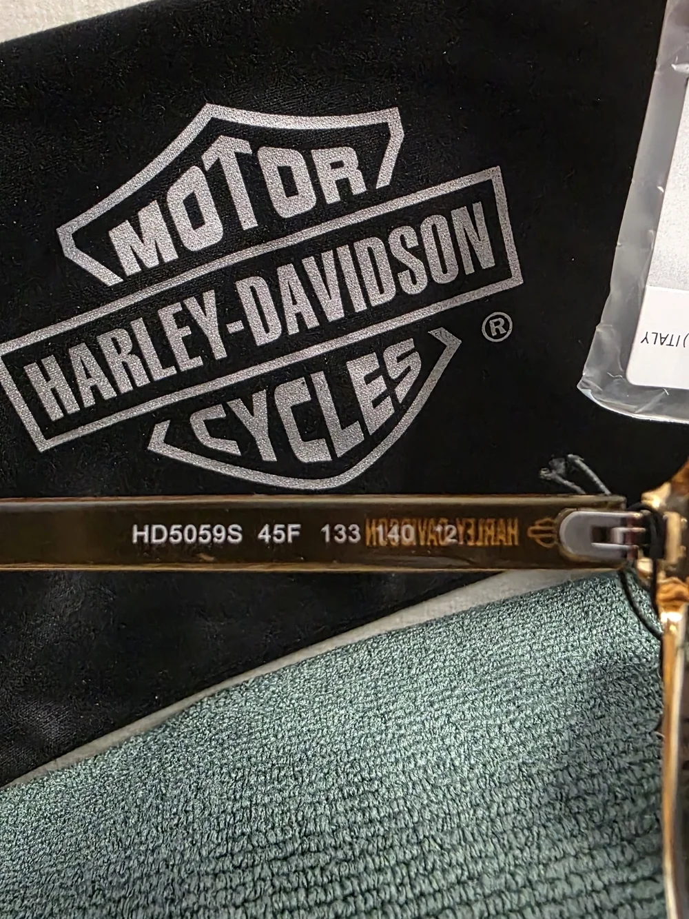 Harley‑Davidson Aviator Pilot Sunglasses HD5059S 45F Gold With Pouch – BNWT$160